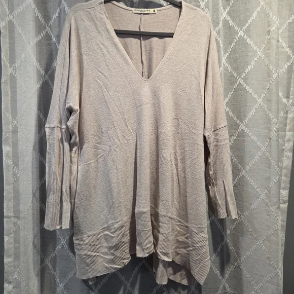 Chance or Fate Women's Cream V-Neck Sweater Tunic Top - Picture 1 of 1